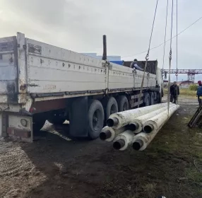 Труба с заводской пенополимерминеральной тепловой изоляцией (ППМИ), является отечественной разработкой и менее популярна, чем иностранная технология с трубами в пенополиуретане (ППУ).